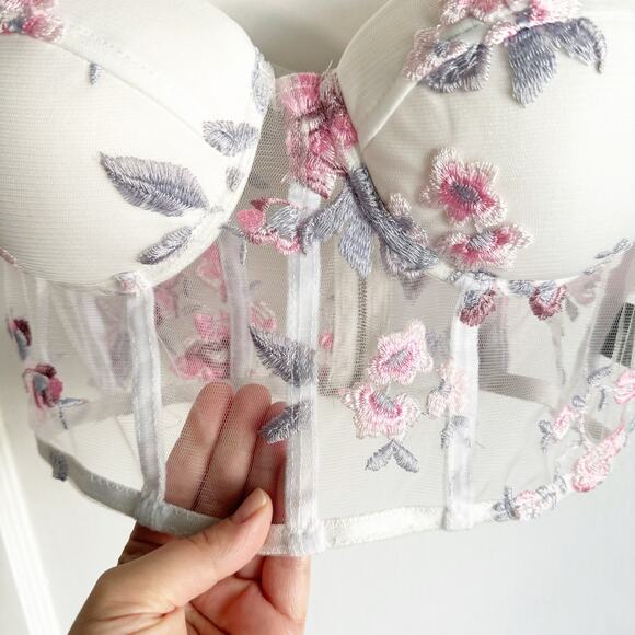 Romantic Bustier Mesh Peek-A-Boo Crop Style Top Bra Floral Embroidery Cottage M - Picture 3 of 14